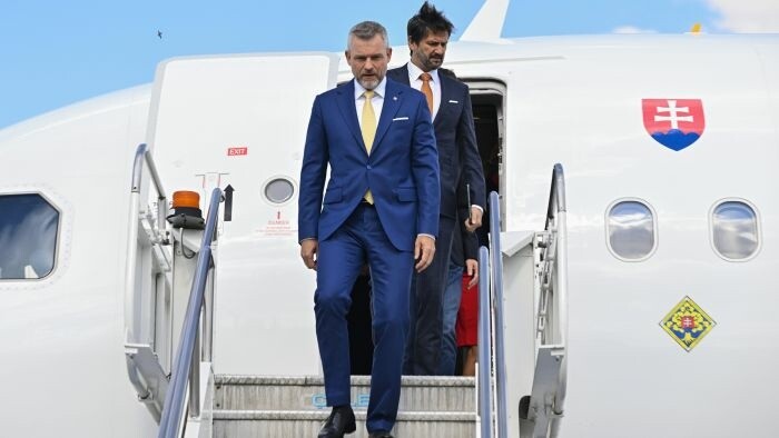 El presidente y los ministros han partido hacia la cumbre de la OTAN en Ankara