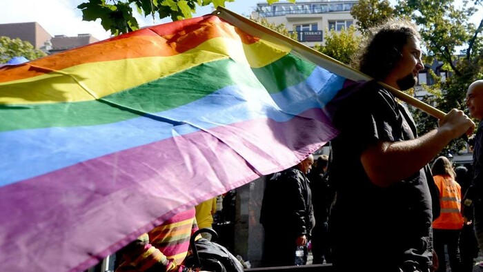 Zwei Umzüge an einem Tag: Regenbogen-Pride und Nationaler Marsch „Stolz auf die Familie“