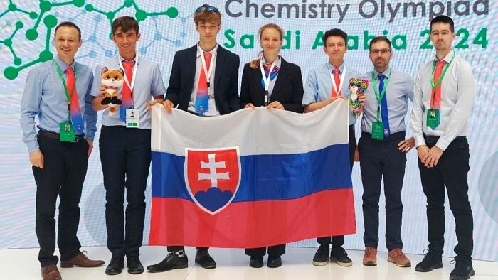 Mladí chemici získali striebro na olympiáde v Uzbekistane