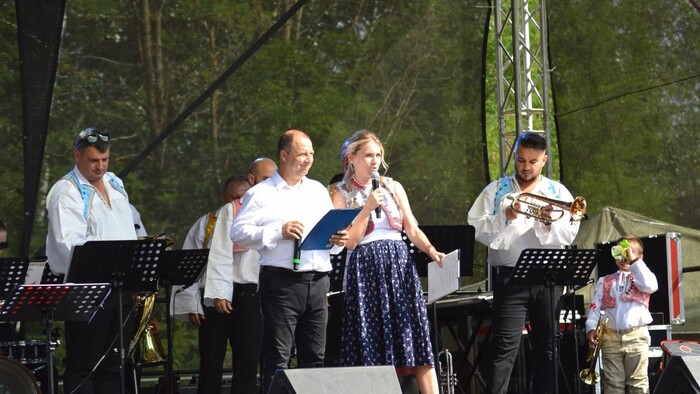 Erika-Kandráčová-v-kroji