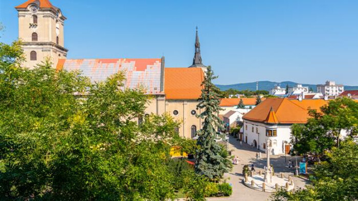 História veže Dolného kostola v Pezinku