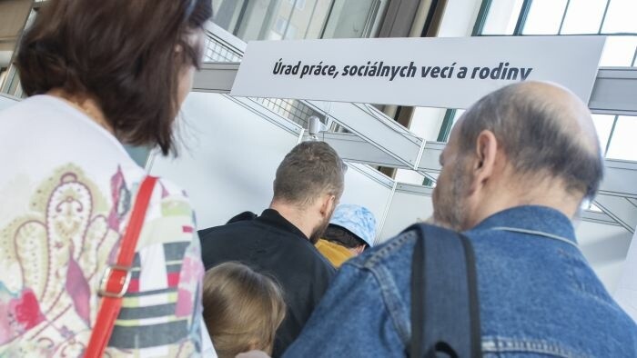 Stúpa počet ľudí bez práce