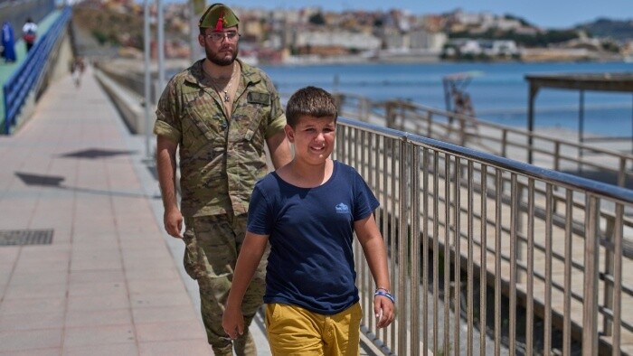 Španielska vláda sa pripravuje na prerozdeľovanie maloletých migrantov 