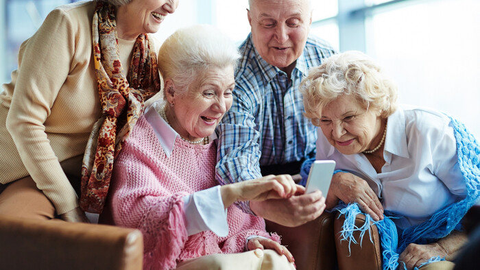 Preventisti vyrážajú za seniormi priamo domov