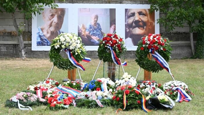 Le président du Parlement rend hommage aux victimes du génocide des Roms