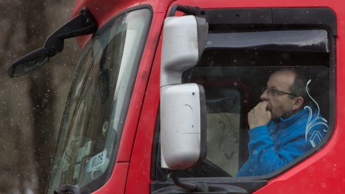 Vodičov autobusov a kamiónov je naďalej nedostatok