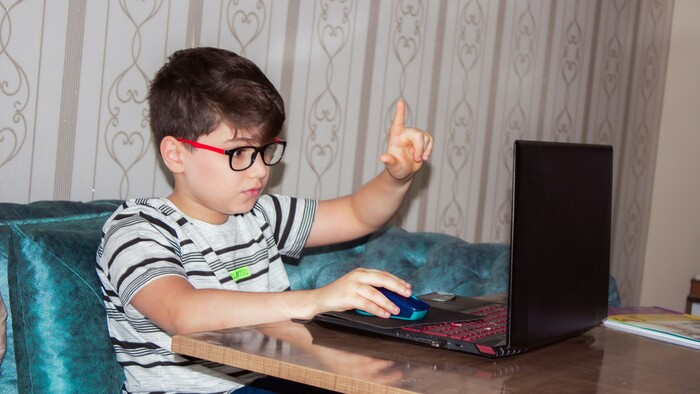 Mobil a deti: 3 veci, ktoré by mali rodičia riešiť viac než časový limit