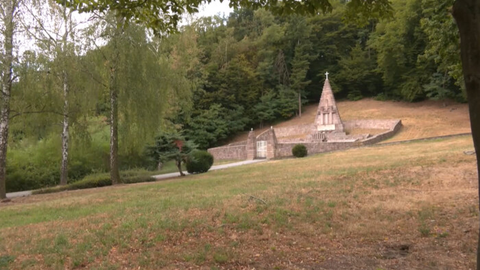 Na mieste masových popráv nové domy nebudú