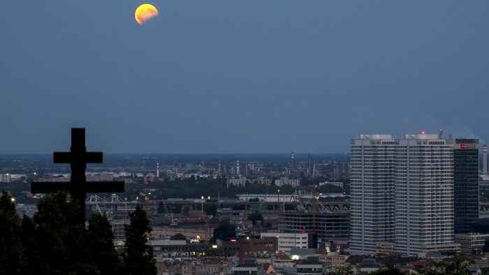 Une éclipse lunaire partielle sera visible tôt vendredi matin