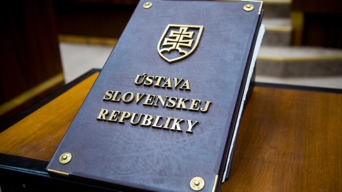 Rozumieme ústave?