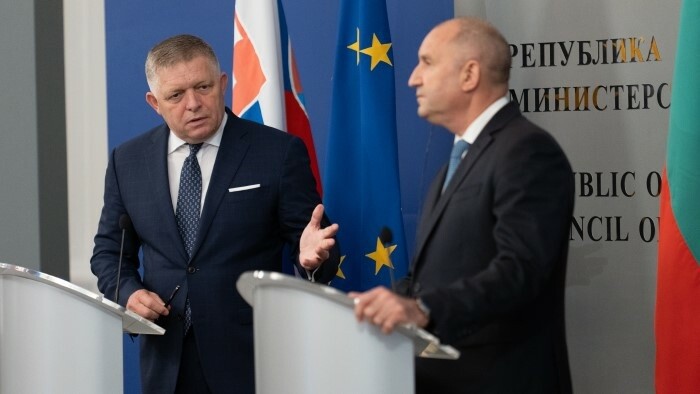Премьер-министр отправился с официальным визитом в Болгарию