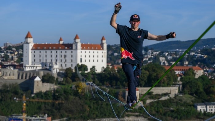 Slackline World Record Secured in Bratislava