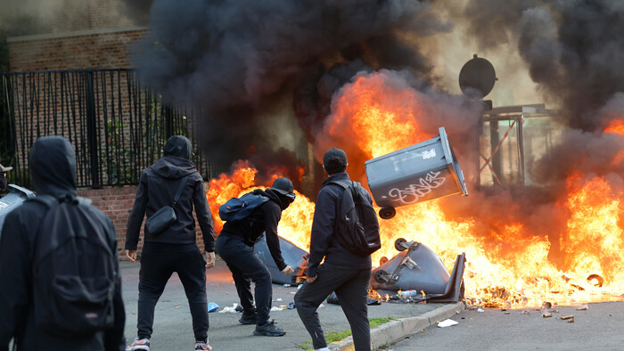 Protesty študentov vo Francúzsku eskalujú