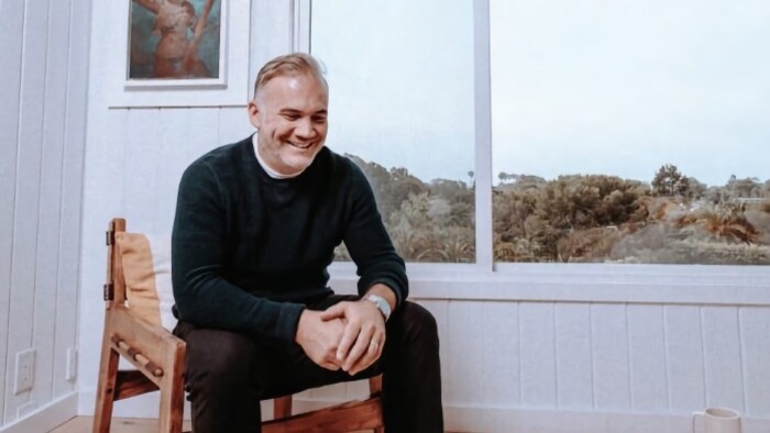 Za pódiom: Ian Montone