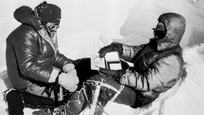 Slovenskí horolezci Zoltán Demján a Jozef Psotka vystúpili 15. októbra 1984 na najvyššiu horu sveta Mount Everest_TASR.jpg
