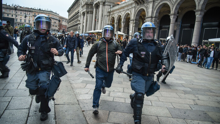 Protesty sa z Francúzska rozšírili do Talianska