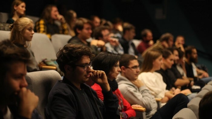 Studentenfilmfestival Áčko startet mit dem Thema Optik der Zeit