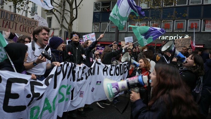 Vo Francúzsku pokračujú protesty 