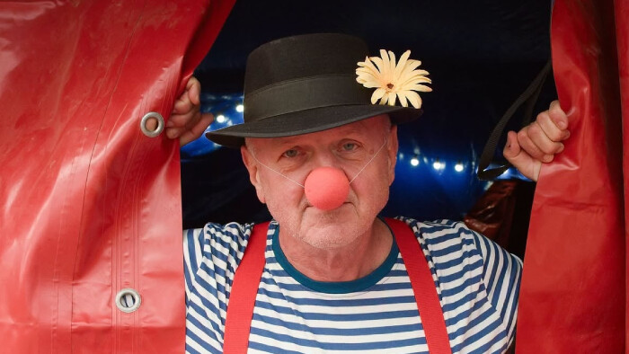 Novinár Vladimír Kampf sa predstavuje fotografiam artistov