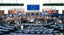 Stáže aj zájazdy do europarlamentu. Ako sa zapojiť? | Európa dnes
