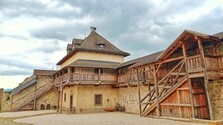 Vodny hrad Hronsek.jpg