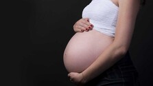 K asistovanej reprodukcii by v Česku mohli mať prístup aj ženy bez partnera. Návrh však rozdeľuje vládu aj odborníkov