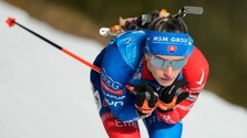 Sledujte NAŽIVO biatlon: Preteky s hromadným štartom žien s Bátovskou Fialkovou a Kapustovou