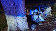 Dopravná nehoda pri Bardejove si vyžiadala ľudský život, vodič (†65) neprežil náraz do stromu