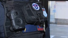 Mestskí policajti v Nitre majú nové telové kamery, rovnaké používajú aj americké ozbrojené zložky