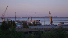 Rusko zaútočilo na prístavnú infraštruktúru v Odeskej oblasti. Poškodená je aj civilná loď