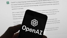 Svetoví lídri žiadajú záväzné bezpečnostné opatrenia pre AI. Varujú, že jej vývoj môže predbehnúť kontrolu