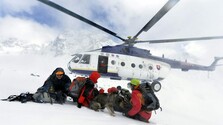 O prežití pri lavíne rozhoduje prvých desať minút. Letecký záchranár radí, ako sa pripraviť na cestu do voľného terénu