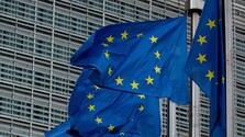 Slovensko si pripomína 22 rokov v Európskej únii. Koalícia kritizuje jej smerovanie, opozícia volá po využívaní benefitov