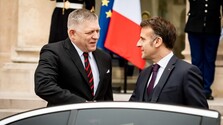Fico mal s Macronom „skvelý dlhý rozhovor“, témou bola aj jadrová energetika či obranná spolupráca
