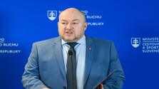 Minister R. Huliak dočasne pozastavil čerpanie peňazí z verejných prostriedkov pre Slovenský futbalový zväz