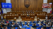 Schválili zmeny v parlamente: Mení sa rokovací poriadok, zavádza sa maximálna dĺžka času na rozpravu a etický kódex poslanca