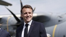 Macron varuje pred USA. Kauzu s Grónskom by sme mali brať ako budíček, hovorí. Vyzýva na posilnenie moci a vplyvu EÚ