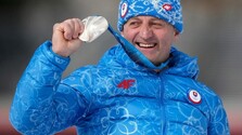Šestnásťročná sága je na konci: Biatlonista Hurajt už má na krku striebro z Vancouveru 2010