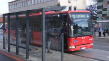 Bratislava škrtá spoje smerujúce na autobusovú stanicu na Nivách, reaguje na jej spornú rekonštrukciu