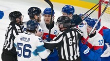 Sledujte NAŽIVO: Slováci v závere druhej tretiny znížili, v súboji o bronz prehrávajú s Fínmi o jeden gól