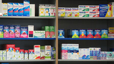 Niektoré lieky by sa mohli predávať aj na pumpách. Podľa farmaceutov však výdaj liekov patrí do rúk odborníkov