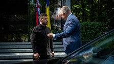 Ukrajinský prezident Zelenskyj pozval premiéra Fica na Ukrajinu. Chce diskutovať o „existujúcich otázkách“