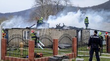 Požiar v osade na východe Slovenska si vyžiadal život dieťaťa, ďalšie dve sú v kritickom stave