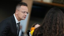 Maďarský minister Szijjártó priznal, že so Sergejom Lavrovom komunikoval o dianí na rokovaniach Európskej únie