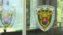 Finančná správa sprísnila kontroly na hraniciach, colníci preverujú vozidlá pre podozrenia z nelegálneho vývozu nafty