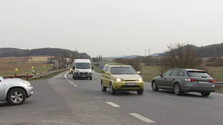 Nebezpečnú križovatku na strednom Slovensku prebudujú: Problémy sa tam podľa miestnych opakujú každý týždeň