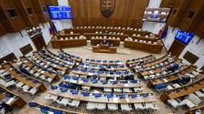 Parlament zatiaľ tento rok prijal štyri zákony a etický kódex. Koalícia od apríla sľubuje vyššie tempo