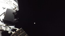 Astronauti misie Artemis 2 sú už v polovici cesty k Mesiacu. NASA zverejnila fotografiu z vesmírnej lode