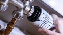 Domácnosti prekvapila výška zálohových platieb za teplo. Bez nároku na energopomoc zaplatia o desiatky eur viac