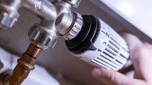 Domácnosti prekvapila výška zálohových platieb za teplo. Bez nároku na energopomoc zaplatia o desiatky eur viac